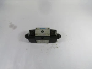 Vickers DG4S4-012N-UB60 Directional Valve 110/120V 50/60Hz USED - Picture 1 of 3