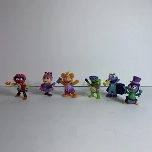 Disney Jr Muppet Babies Playroom Set Lotto di 6 Personaggi Unici/Animali/Fozzy/Gonzo - Foto 1 di 3