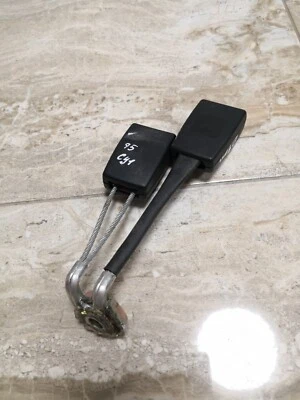 Volkswagen Passat B5+2004/Rear Seat Belt Holder(Seat Belt Buckle) 3B0857739C Foto 1 de 4