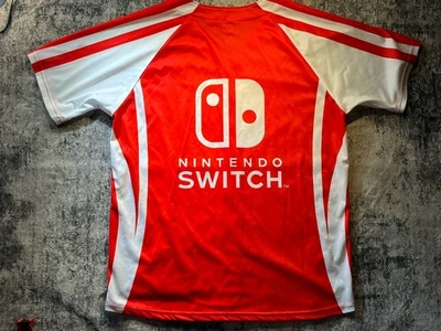 Camiseta deportiva de béisbol promocional roja para hombre pequeña Nintendo Switch empleada, hecha en Canadá Foto 1 de 4