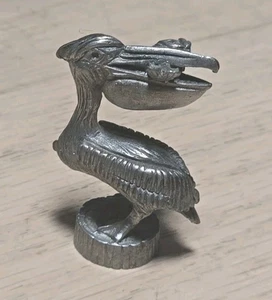 vintage pewter figurine pelican with fish in beak 1.5" With Maker Mark - Picture 1 of 5