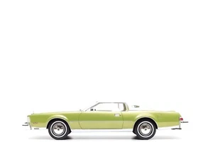 BoS Models 1:18 1974 Lincoln Continental Mark IV in Metallic Green (BOS423) - Picture 1 of 13