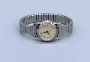 Vintage TIMEX Q Women’s K Cell Quartz Watch Steel Stretch Band Made In Taiwan - Picture 1 of 9