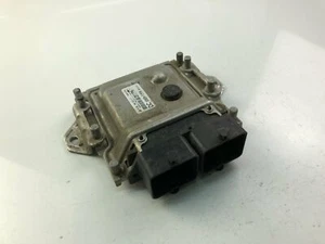 Y1211 SUZUKI Engine Control Unit ECU 33920-71M20 0261S06685 - Picture 1 of 4