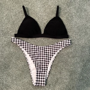 Hollister Swimwear Bikini Top And Bottoms Size Medium - Picture 1 of 8