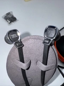 JBL 331 Ear Buds - Picture 1 of 6