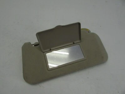 Parasol pasajero VUE 2002 2007 Saturn pantalla de solapa delantera derecha sin iluminación Foto 1 de 4