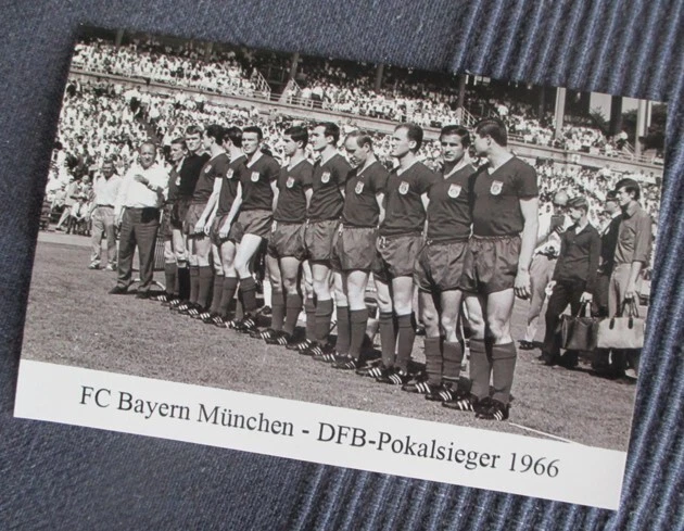 1966 --- FC Bayern München --- Mannschaftskarte --- DFB-Pokalsieger - Bild 1 von 1