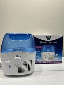 Vicks Filtered Cool Mist Humidifier, 1.1gal Model VEV400V2 - Picture 1 of 3