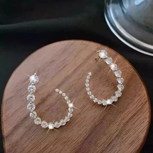 Diamante simulado de corte redondo de 1,50 quilates para mujer enchapado en oro blanco de 14 k - Imagen 1 de 5