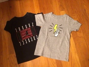BUNDLE OF “2” BOYS TEES— JORDAN AJ11 HISTORY & LIGHTENING BOLT &PEACE SIGN— SZ 5 - Picture 1 of 7