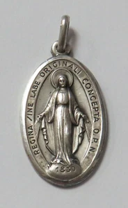 BEAUTIFUL VINTAGE .900 SILVER VIRGIN MARY 3/4" MEDAL - Picture 1 of 3