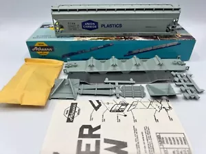 Athearn HO Scale 55' UNION CARBIDE Railway Hopper Car Kit #1921 - Picture 1 of 4
