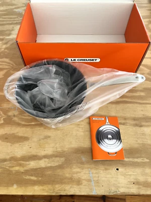 Le Creuset NEW IN BOX Stainless Steel Nonstick Saucier Chef's Pan 3.5 Qt  9.5" - Image 1 of 4