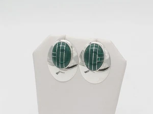 Orecchini Navajo in argento sterling con intarsiato in malachite di Brenda Pete - Foto 1 di 8