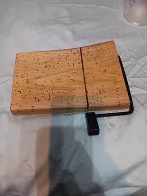 Cortador de queso de alambre de madera moderno cortador y tabla hecha a mano Foto 1 de 3