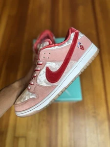 Size 12 - Nike Dunk Low SB x StrangeLove Valentines Day - Picture 1 of 9
