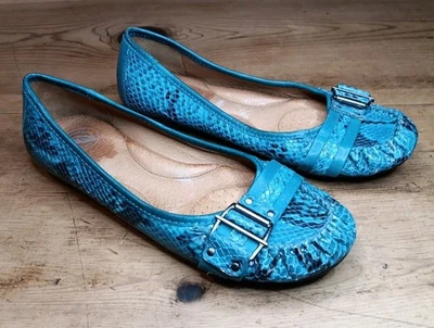 Zapatos planos de ballet Nurture para mujer 7,5 M turquesa piel de serpiente hebilla sin cordones Foto 1 de 4
