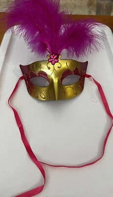 Máscara de Mardi Gras Pluma Iluminada Máscara Dorada con Plumas Intermitentes Magenta 7"x3" Foto 1 de 4