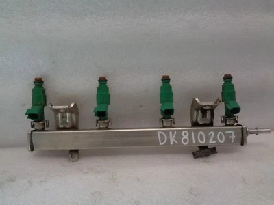 2004-2005 Mazda 3 trilho de combustível com injetores 4M5G-9D280 fabricante de equipamento original DK810207 - Imagem 1 de 4