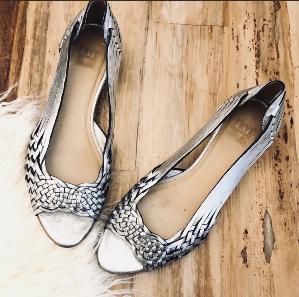 ZAPATOS FRYE CAMERON SKIMMER CUÑAS PLATEADAS PUNTA ABIERTA TALLA 7,5 METÁLICOS Foto 1 de 4