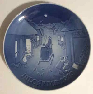 Royal Copenhagen Denmark Plate White Christmas Jule After 1979 Ref 9079 FINE - Picture 1 of 2