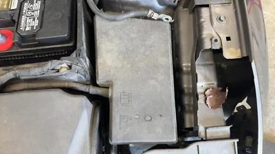 12 13 14 FORD FOCUS Engine Fuse Box Foto 1 de 4