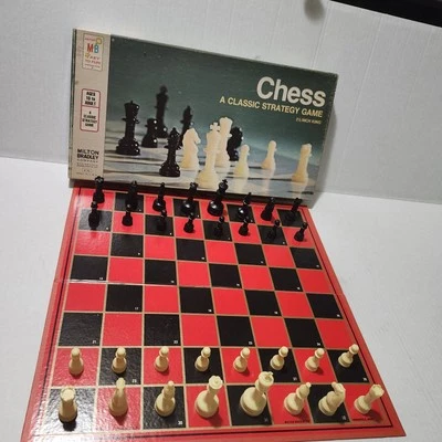 Juego de ajedrez vintage Milton Bradley A Classic Strategy 1977 completo en caja 4735 Foto 1 de 4