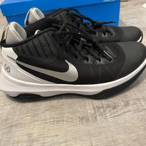 Nike Air Versatile Herren Basketballschuh 852446-001 Größe 8,5 Schwarz Neu - Bild 1 von 5