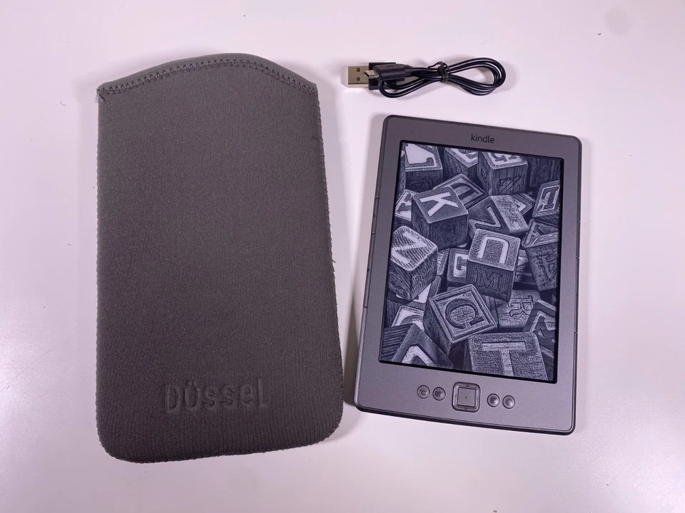 Amazon Kindle 4th Generation D01100 6-inch Wi-Fi 2GB - Unable to Register - GC - Image 1 of 4