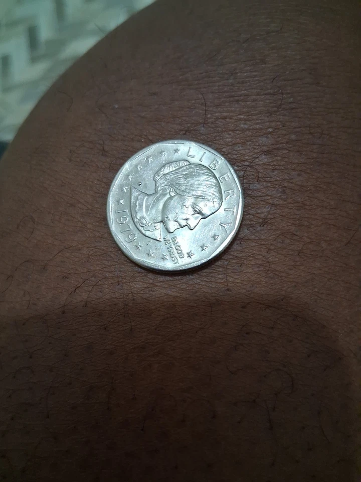 1979 Susan B Anthony Liberty P Dollar U.S. Coin Wide/DDO Rare! - Image 1 of 3