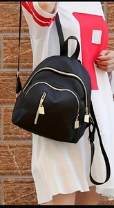 Eleganter Damen Rucksack - kompakte College- & Reisetasche mit verstellbarem Riemen, - Bild 1 von 8