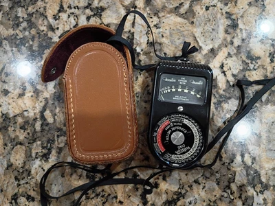 DE COLECCIÓN WESTON MASTER CINE MEDIDOR DE EXPOSICIÓN MODELO 720 ESTUCHE Y CORREA - EXCELENTE Foto 1 de 4