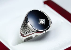 800 Argento - Antico Stile Liberty Anello Uomo / Sigillo - Onice E 0.08 CT - Foto 1 di 9