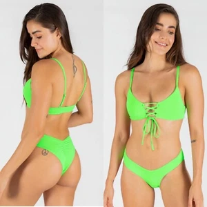 TRAJE DE BAÑO ONEONE VERDE NEÓN ""DANNA"" INFERIOR DE BIKINI ESCASO (M) NUEVO CON ETIQUETAS - Imagen 1 de 5
