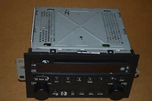Unidad principal de tablero reproductor de CD radio OEM Buick Rendezvous 2002-07 10376762 Regal Allur - Imagen 1 de 4
