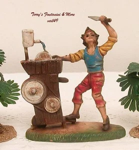 ITALY 4" NATIVITY VILLAGE COLOR KNIFE SHARPENER MAN FIGURE USE w/FONTANINI - Picture 1 of 1