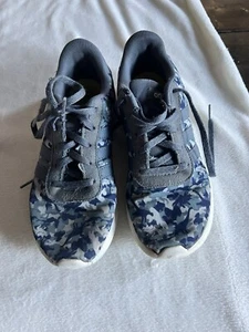 Adidas Dinosaur Print Size 3.5 Boys Sneakers - Picture 1 of 7