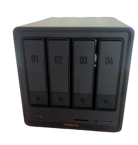UGREEN NASync DXP4800 Plus 4-Bay Thunderbolt NAS w/ Intel Pentium Gold 32GB - Afbeelding 1 van 12