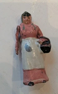 Vintage Britains Lead Farmer's Wife Movable Arm Pink Figure Vintage Woman Basket - Picture 1 of 8