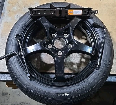 KIT NEUMÁTICO REPUESTO CADILLAC CTS LLANTA 17" CON JACK HERRAMIENTAS SE ADAPTA 08-14 CTS Foto 1 de 4