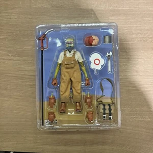 DamToys Old Bone Death Gas Station 1/12 Scale Figure - Picture 1 of 3