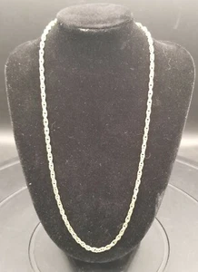 Collana vintage Sarah Coventry doppio anello tondo tono oro - 18 pollici - Foto 1 di 5