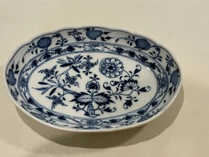 Vintage Meissen Blue Onion Germany Oval Serving Platter, 9" x 6" x 1 5/8" High - Picture 1 of 3