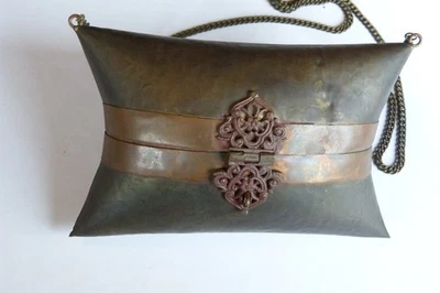 ANCIEN SAC, AUMÔNIÈRE EN LAITON ET CUIVRE, DÉBUT XXe - Photo 1/3