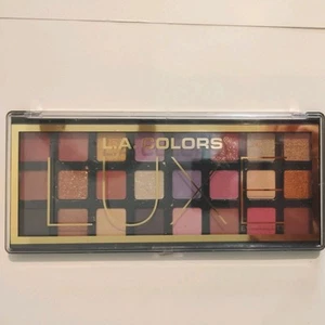 L.A. Colors 24 Color Eyeshadow Palette "Luxury" with Bonus Makeup Brushes NEW - Picture 1 of 2