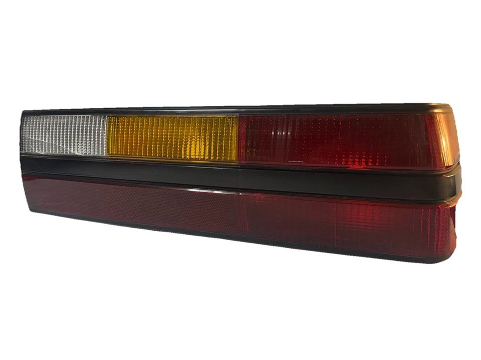 Luz trasera convertible derecha OEM E3ZB-13440-A 1983-1986 leer detalle Foto 1 de 4