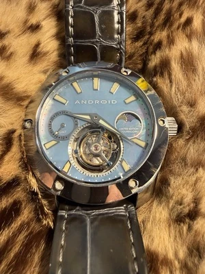 Tourbillon Giant Android Edición Limitada con Dial Azul MOP Sol/Luna, Dial 24 Hr Foto 1 de 4