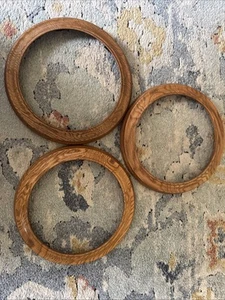 Cornici tonde in legno Van Hygan & Smythe per piatti da 8,5" lotto di 3 - Foto 1 di 17