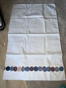 Martha Stewart “ Everyday “ Set Of Pillowcases Fabric Flowers. - Picture 1 of 4